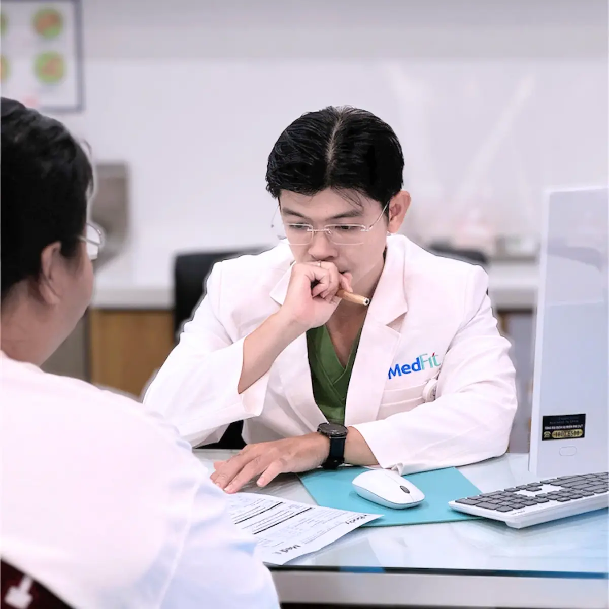 Trà giảm cân Vy Tea có hàng giả không, có nên sử dụng không? 9 B3 Bac si noi khoadinh duong tham kham