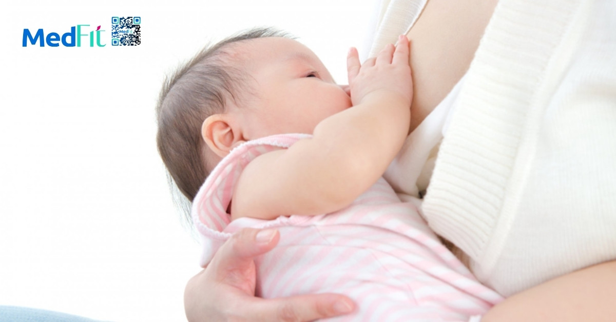 việc cho con bú rất cần thiết và đã được khuyến nghị trong ít nhất 6 tháng đầu đời