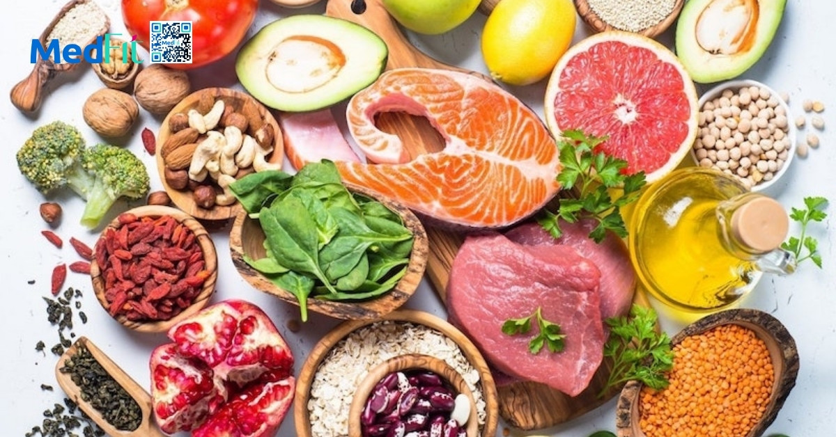 các nhóm chất dinh dưỡng carbohydrate, protein và lipid