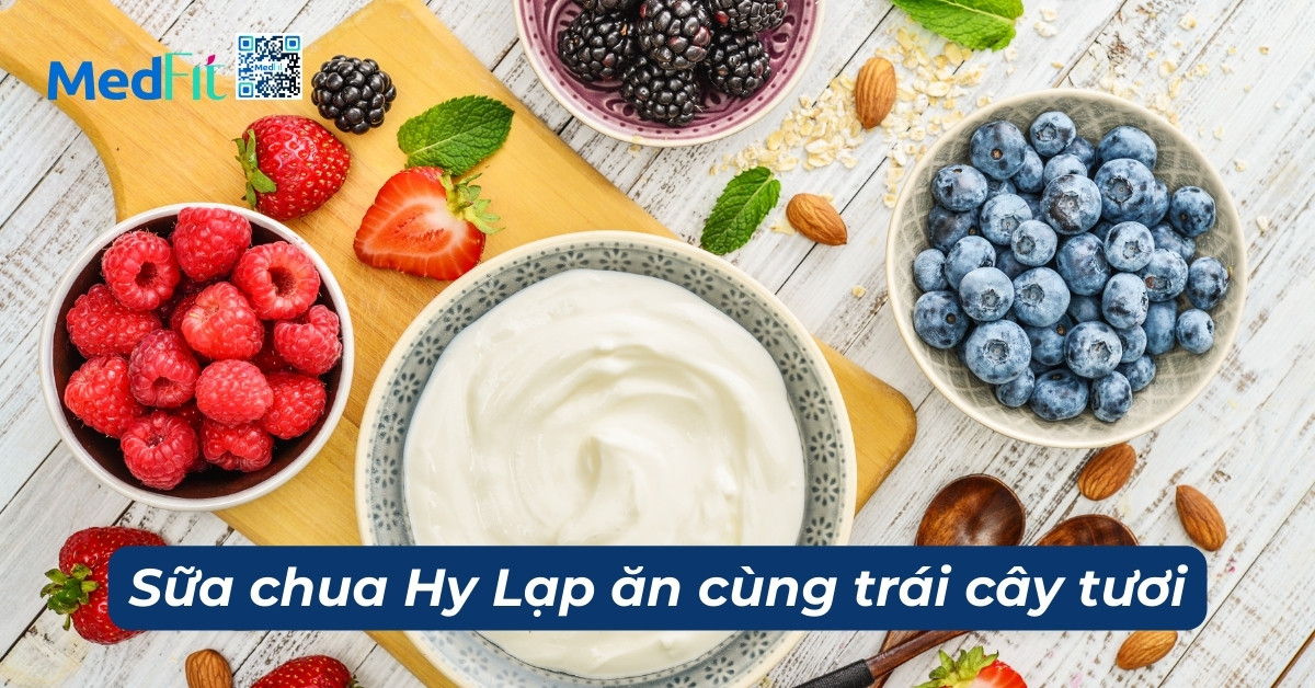 hình minh họa sữa chua hy lạp, trái cây