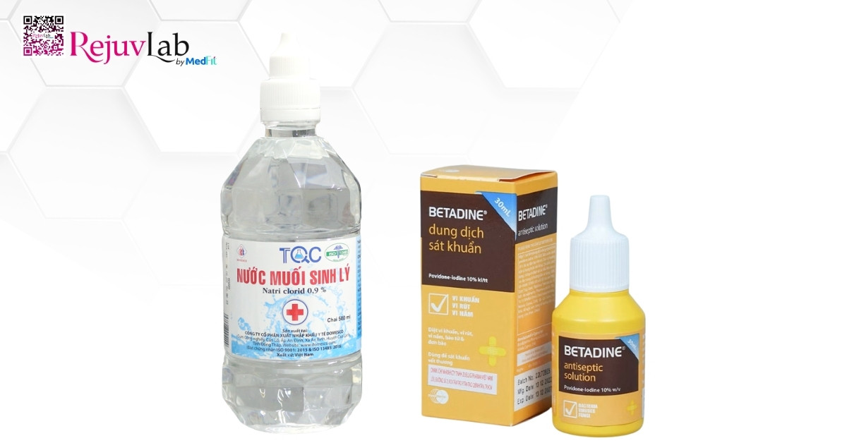 nước muối và betadine
