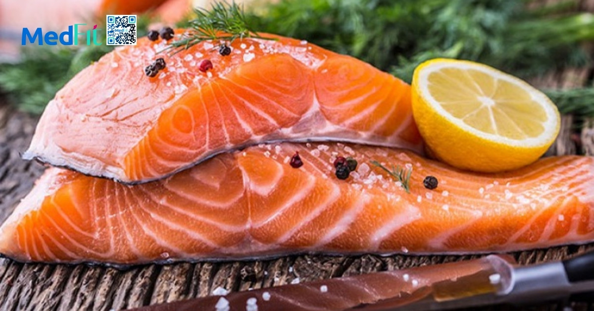 Ăn nhiều đạm có béo không? Giải mã cách ăn giúp giảm cân hiệu quả 6 Cá béo như cá hồi, cá thu cũng giàu protein và chứa omega-3 tốt cho tim mạch, song nên cân đối khẩu phần vì hàm lượng calo cao hơn cá nạc