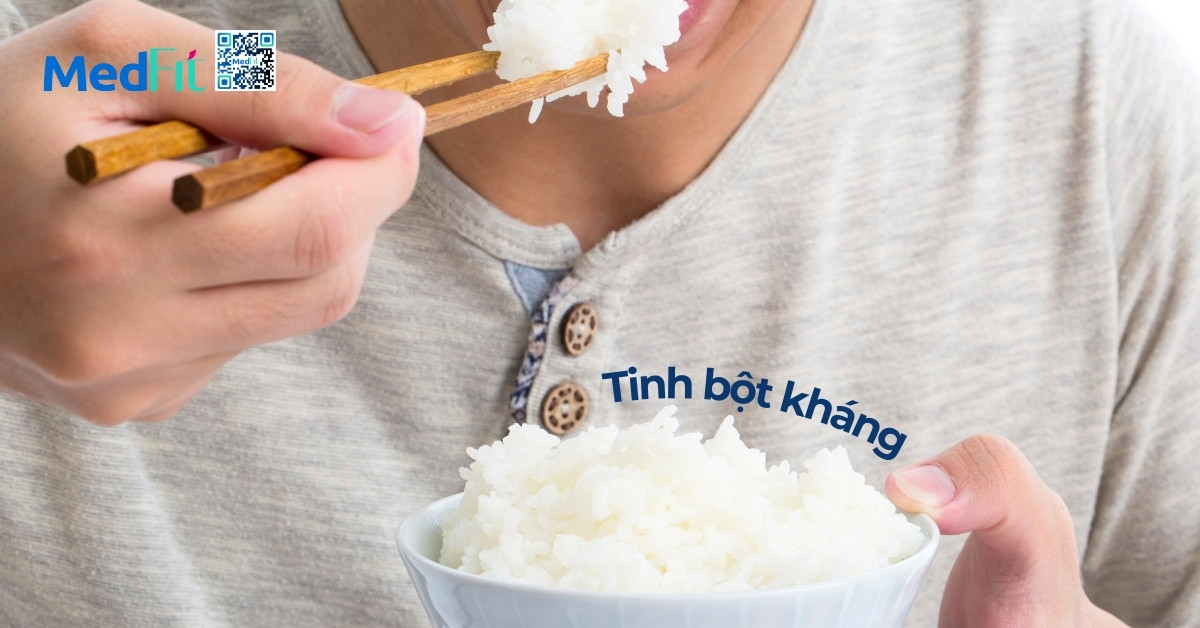 Thực hư ăn cơm nguội có tốt không và có giảm cân không? 3 cơm nguội chứa tinh bột kháng (RS3) nên có một số ưu thế nhất định so với cơm nóng cho người đang trong chế độ ăn kiểm soát năng lượng