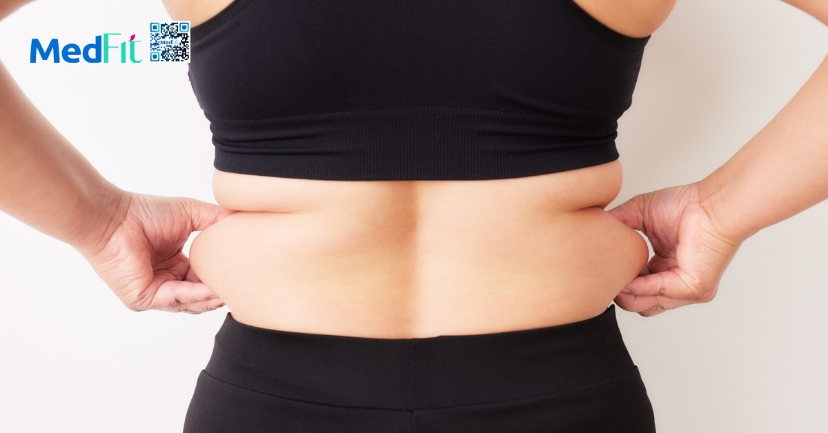 Tình trạng tăng cân nhanh hoặc tích mỡ vùng bụng là tín hiệu đáng chú ý