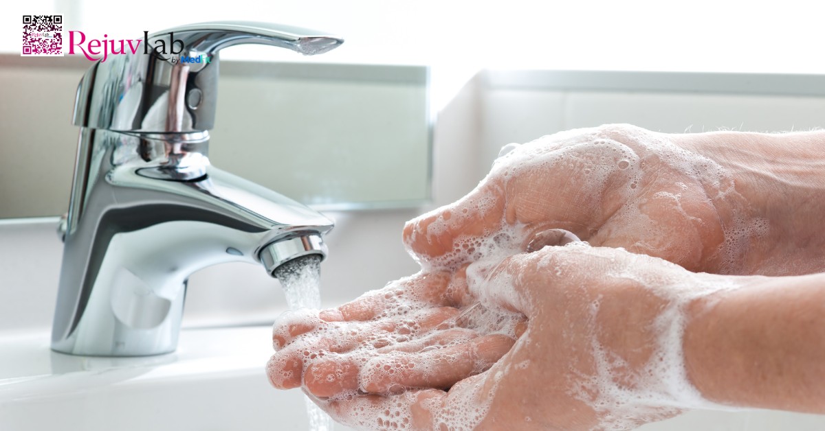 Hướng dẫn bấm huyệt mặt thon gọn tại nhà giúp khuôn mặt thanh thoát hơn 4 Rửa sạch tay và mặt để tránh vi khuẩn xâm nhập trước khi bấm huyệt