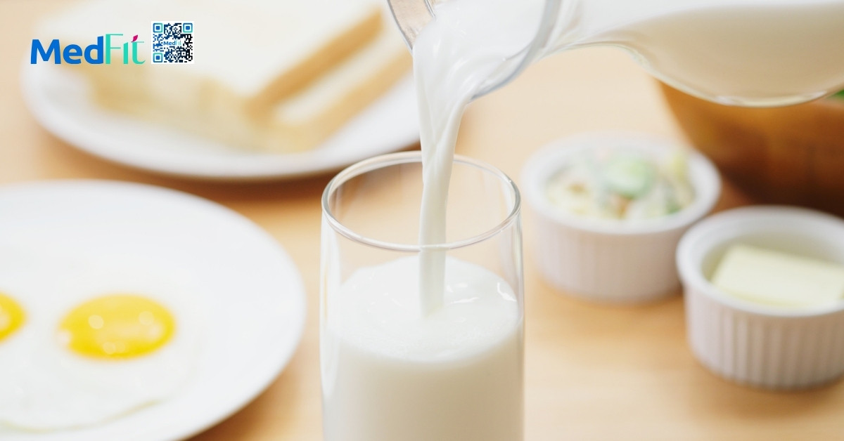 Tính đúng lượng carbohydrate mỗi ngày để hỗ trợ giảm cân hiệu quả 7 Sữa không đường và sữa chua là những nguồn cung cấp carbohydrate nhẹ nhàng