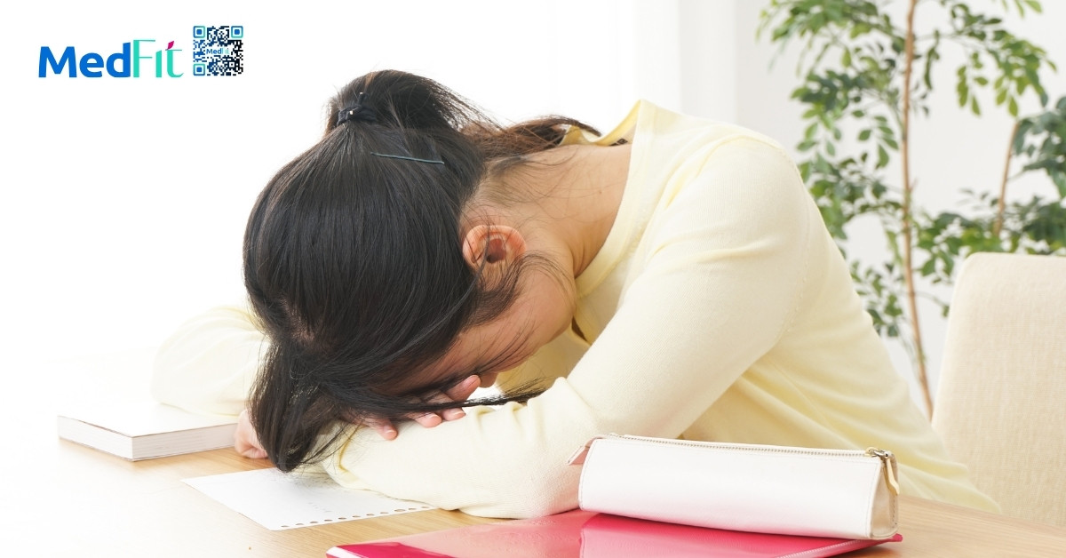 Thiếu ngủ làm tăng cảm giác thèm ăn và giảm khả năng kiểm soát khẩu phần