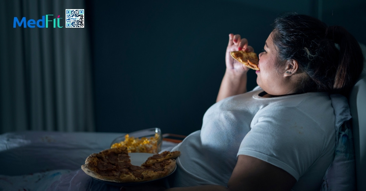 Làm gì để ăn khuya mà không lo tăng cân? 9 Ăn quá gần giờ đi ngủ có thể ảnh hưởng đến chất lượng giấc ngủ, giảm hiệu quả giấc ngủ và tăng số lần thức giấc ban đêm