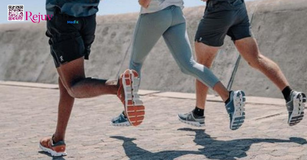 Trang phuc va giay phu hop